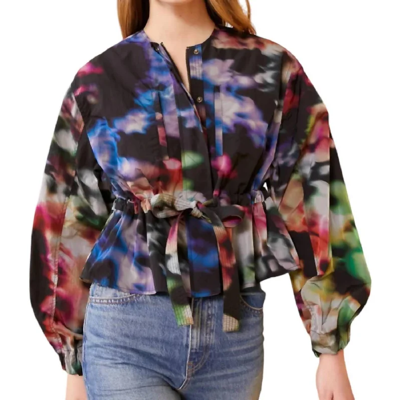 Classic Design Alair Jacket In Aura