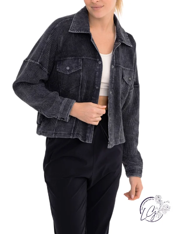 Simple Design Waffle Knit Mineral-Washed Cropped Shacket